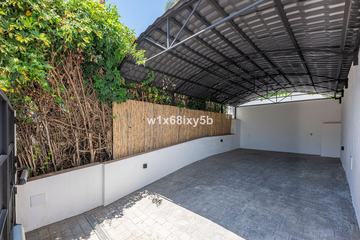 3 Bedroom Villa in Marbella - Photo 41