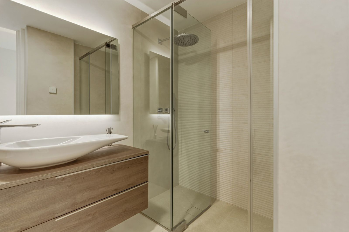 4 Bedroom Apartment in Estepona - Фото 17