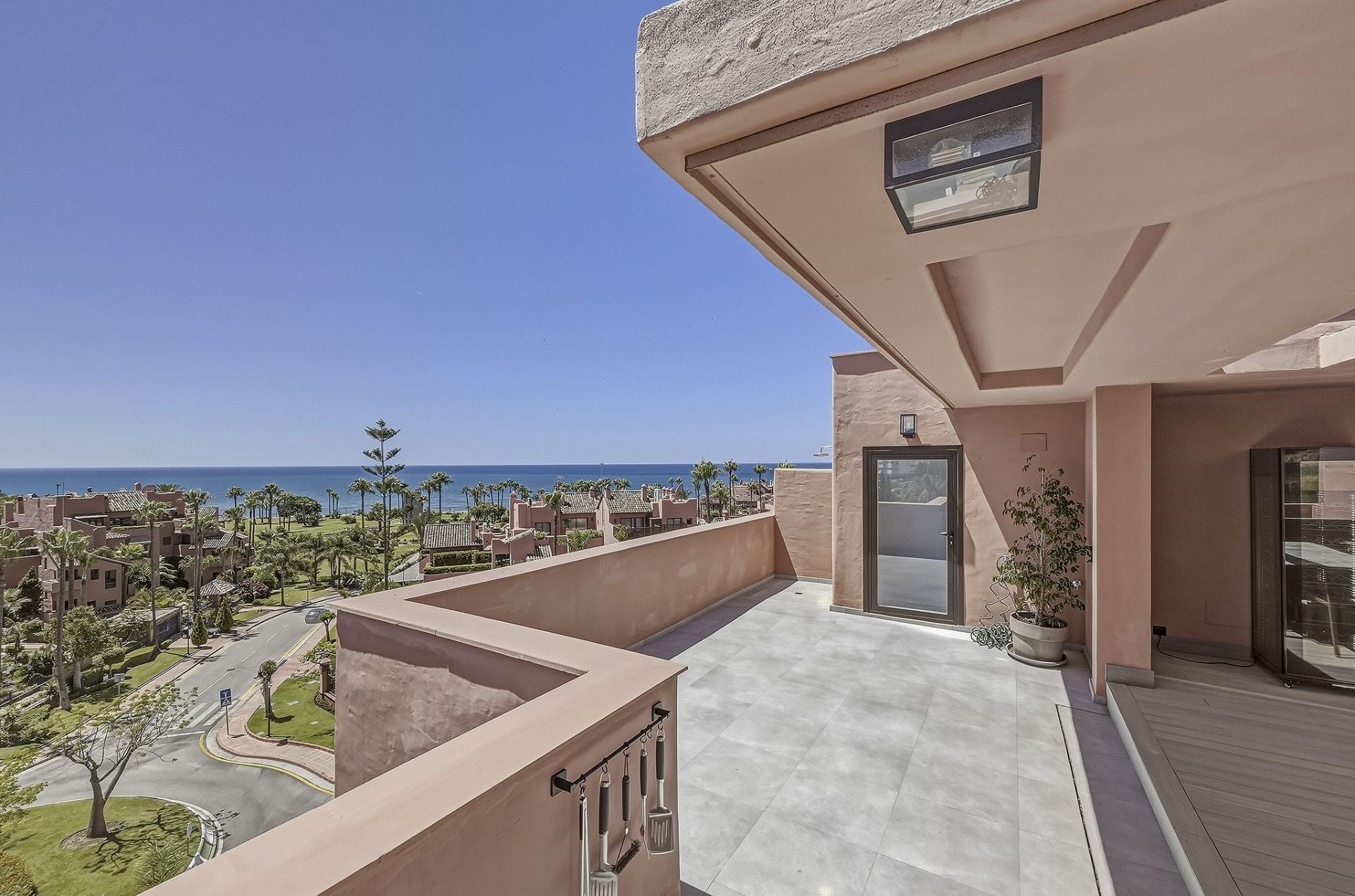 3 Bedroom Penthouse in Estepona - Photo 19