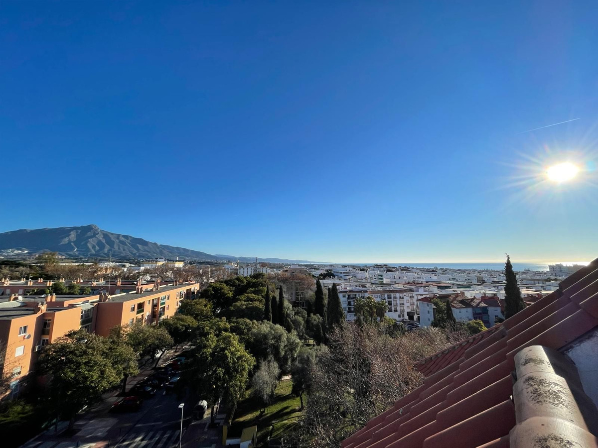 2 Bedroom Penthouse in San Pedro de Alcántara - Photo 8