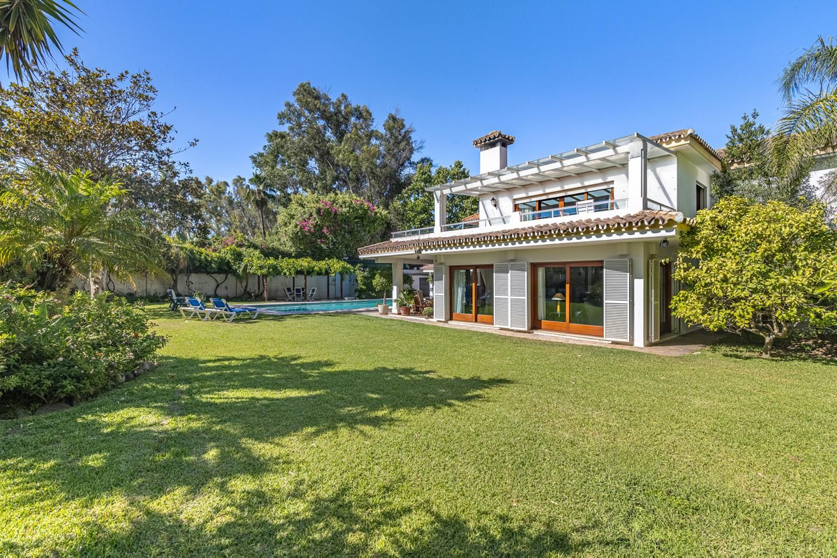 5 Bedroom Villa in Estepona - Foto 2