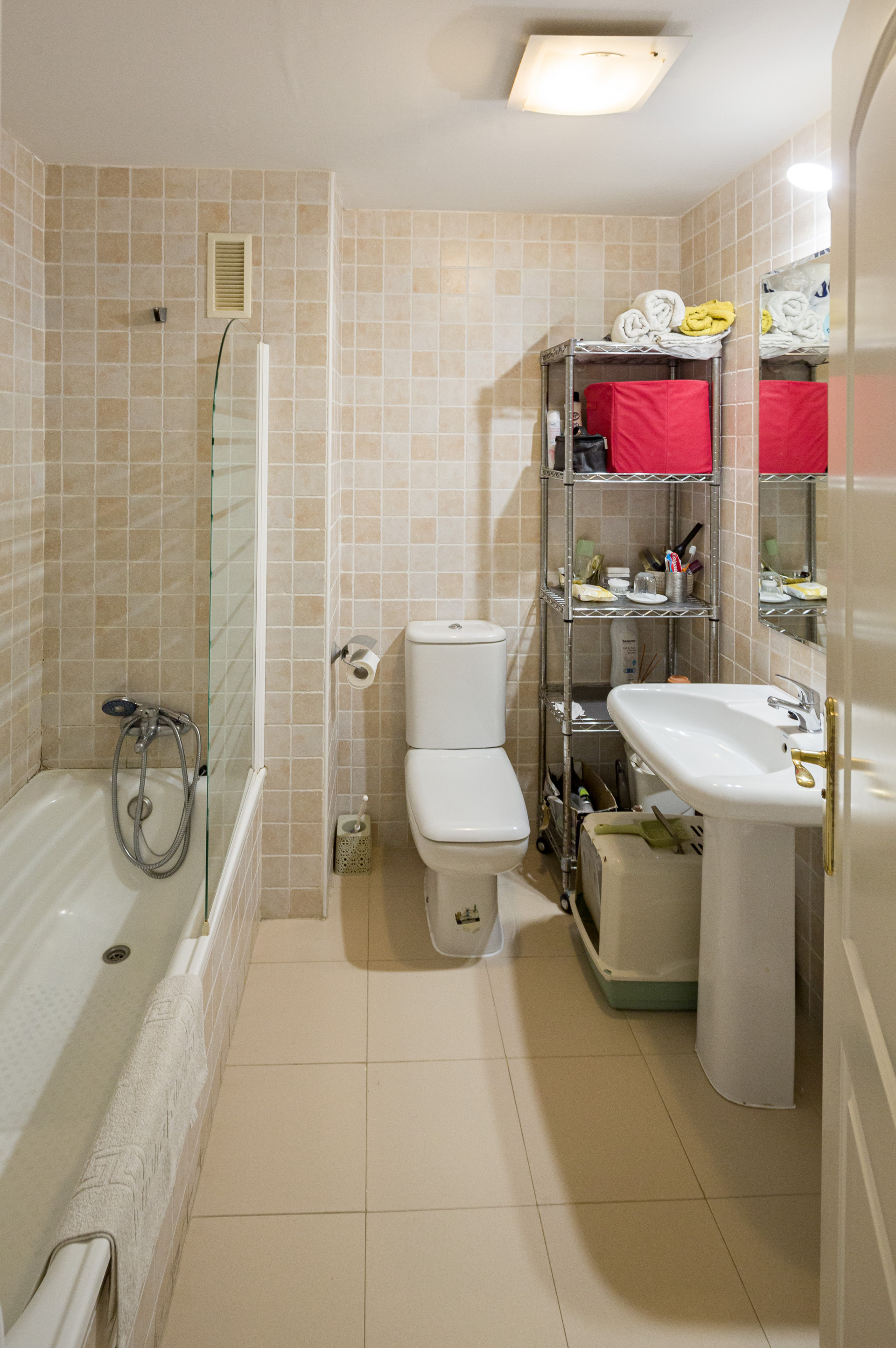 2 Bedroom Apartment in Marbella - Photo 22