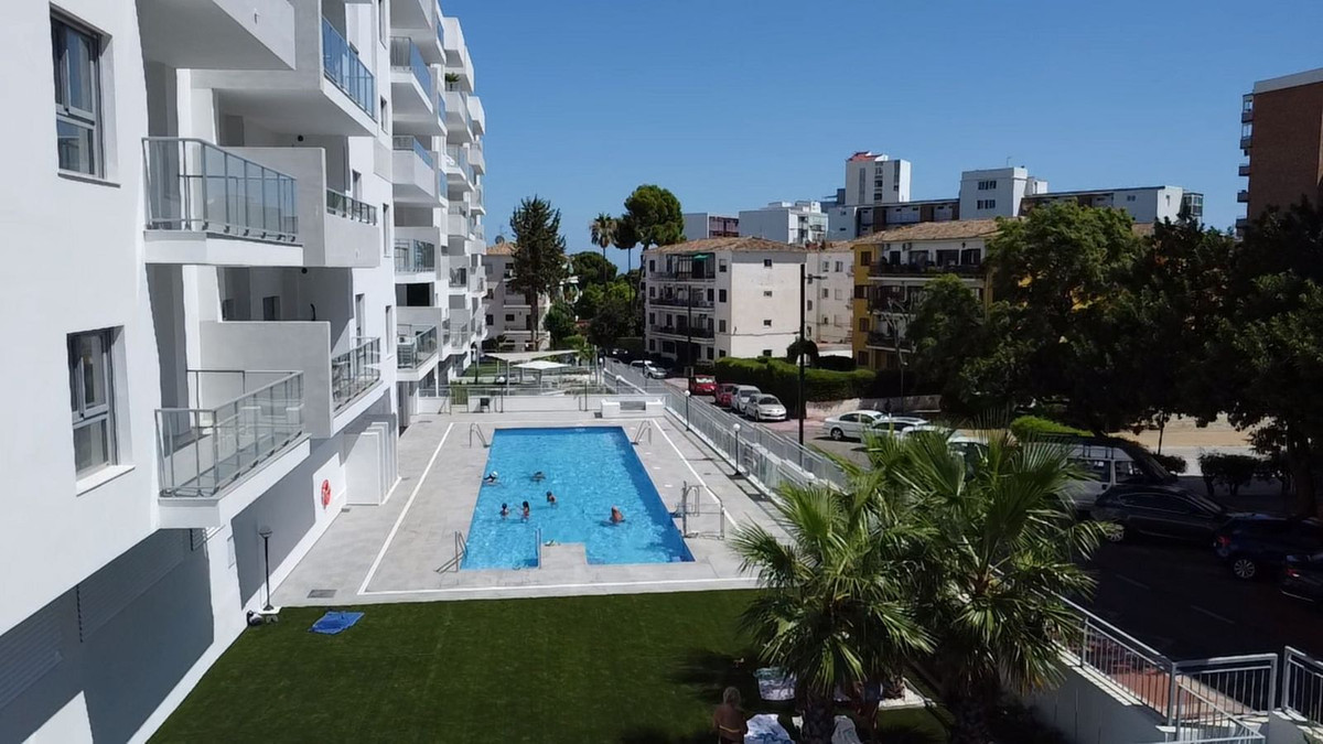 2 Bedroom Apartment in Benalmádena - Photo 44