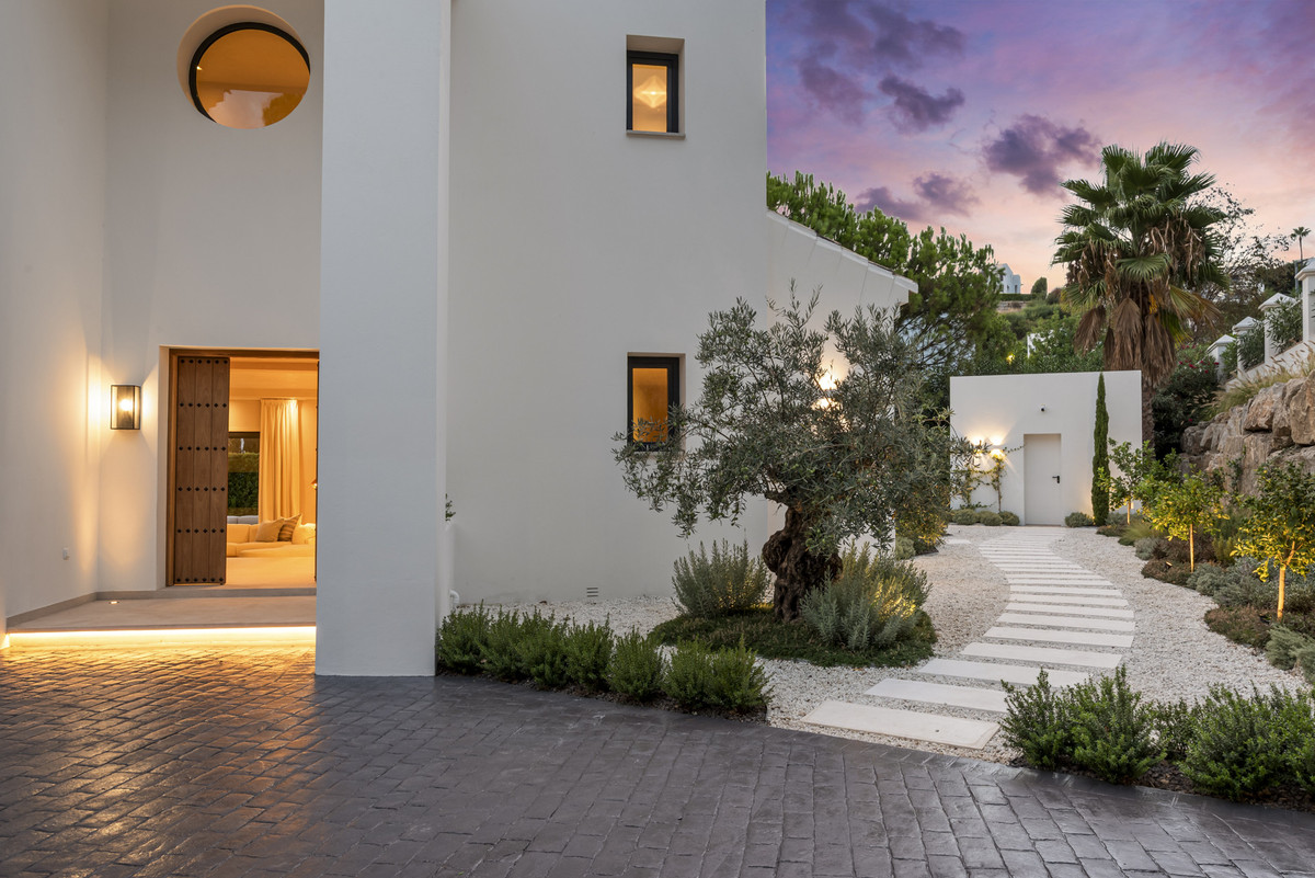 4 Bedroom Villa in Benahavís - Фото 31