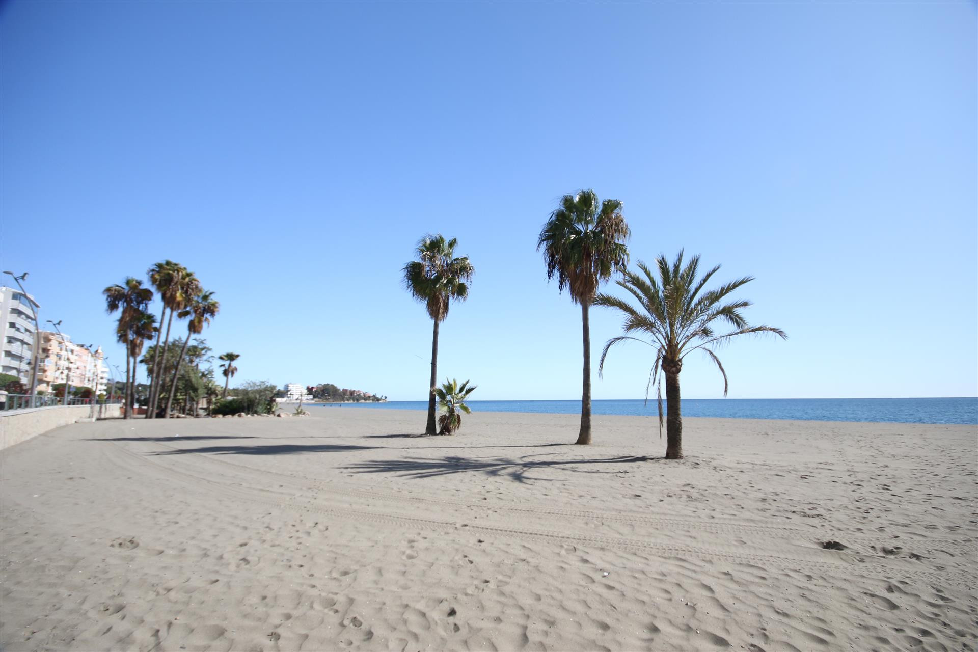 4 Bedroom Townhouse in Estepona - Photo 10