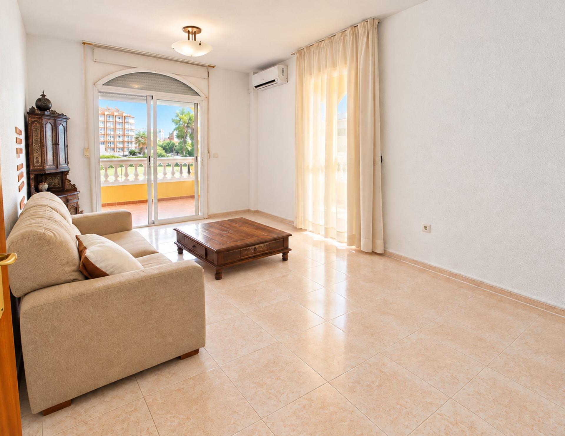 2 Bedroom Apartment in Benalmádena - Photo 11