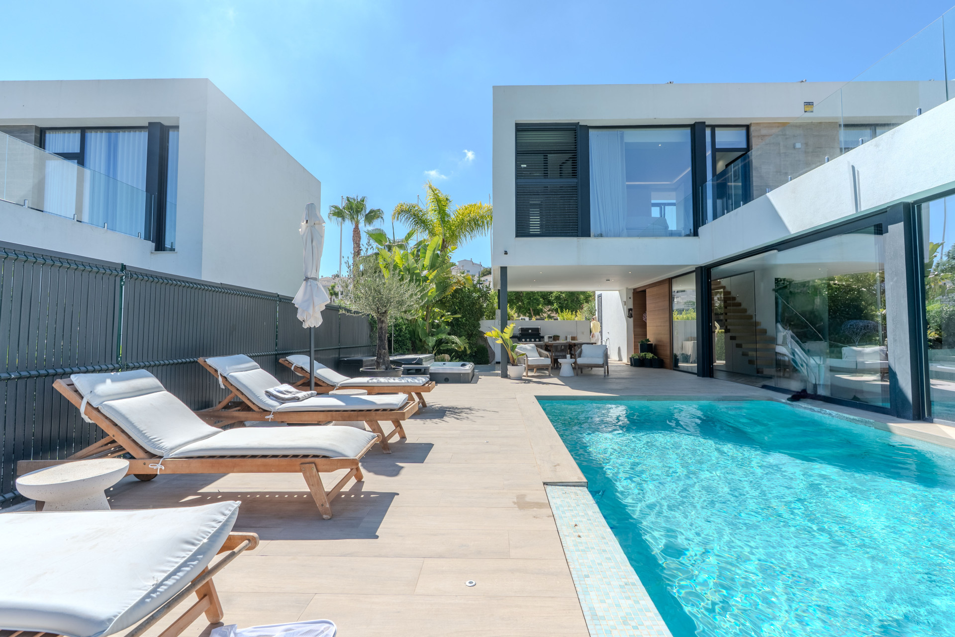 4 Bedroom Villa in Estepona - Photo 3