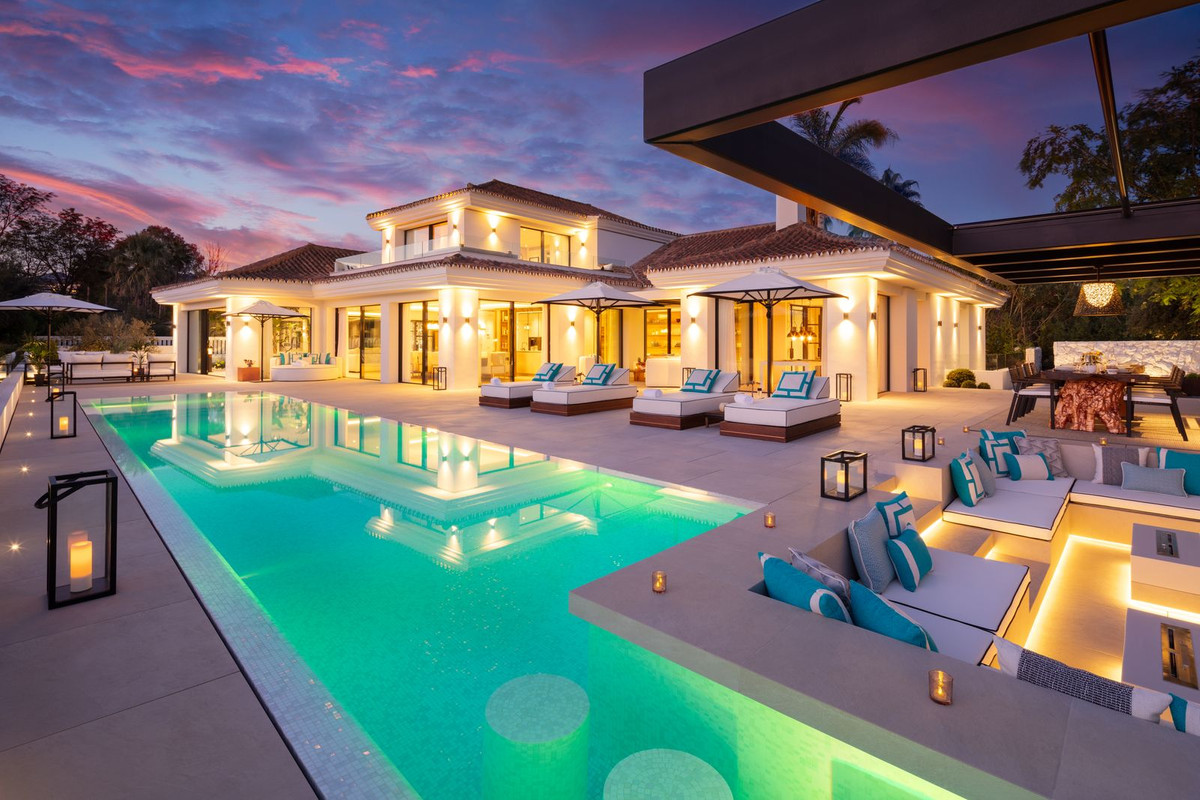 Villa in Nueva Andalucia