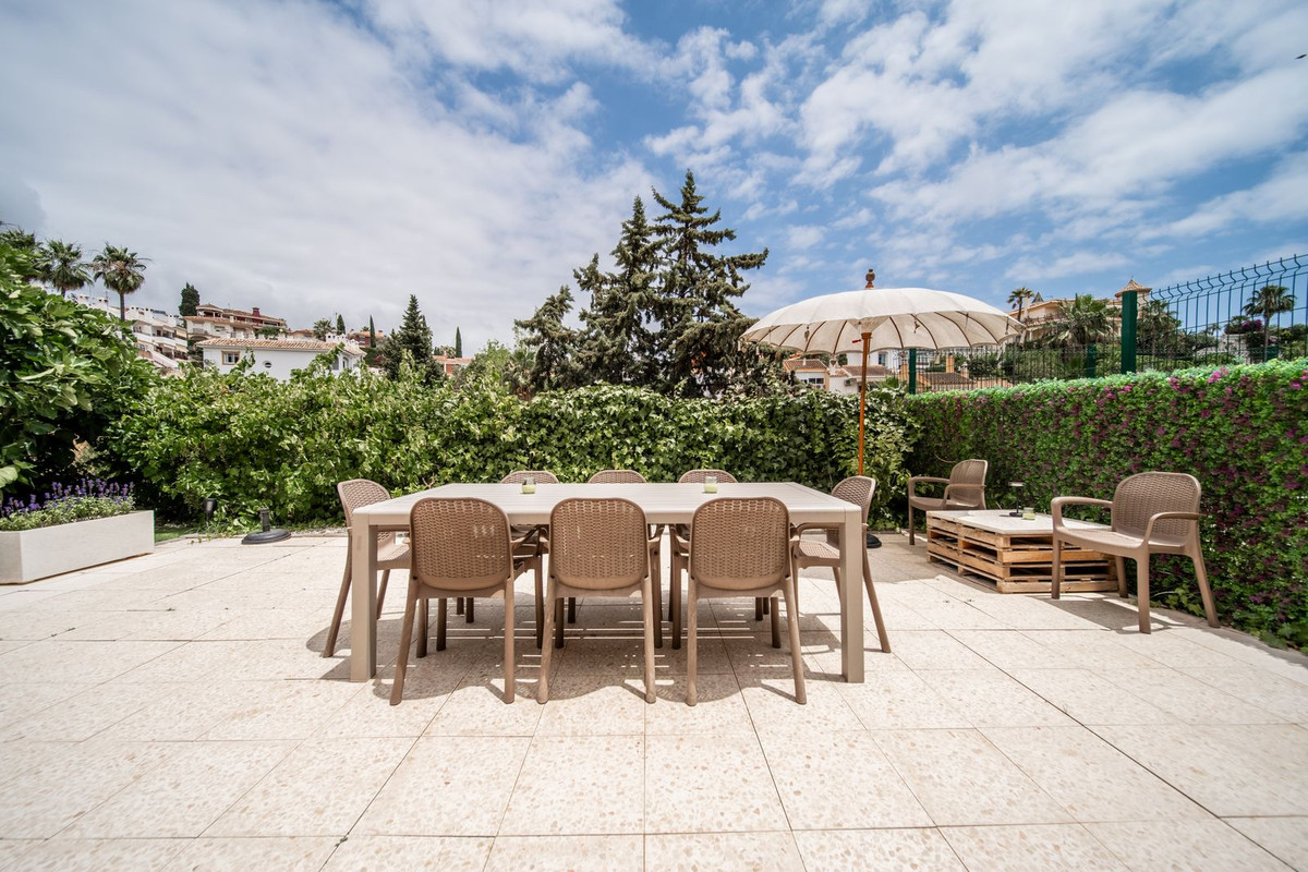 9 Bedroom Villa in Mijas - Photo 2