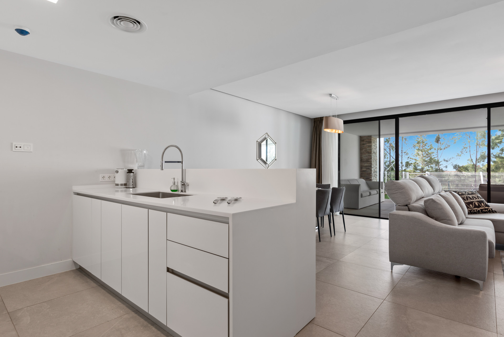 3 Bedroom Apartment in Marbella - Photo 11