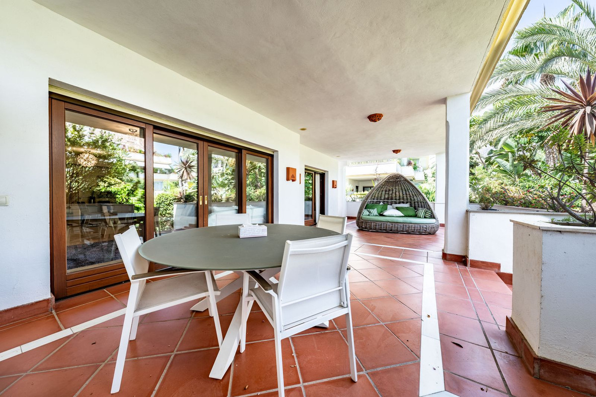 2 Bedroom Apartment in Marbella - Photo 31