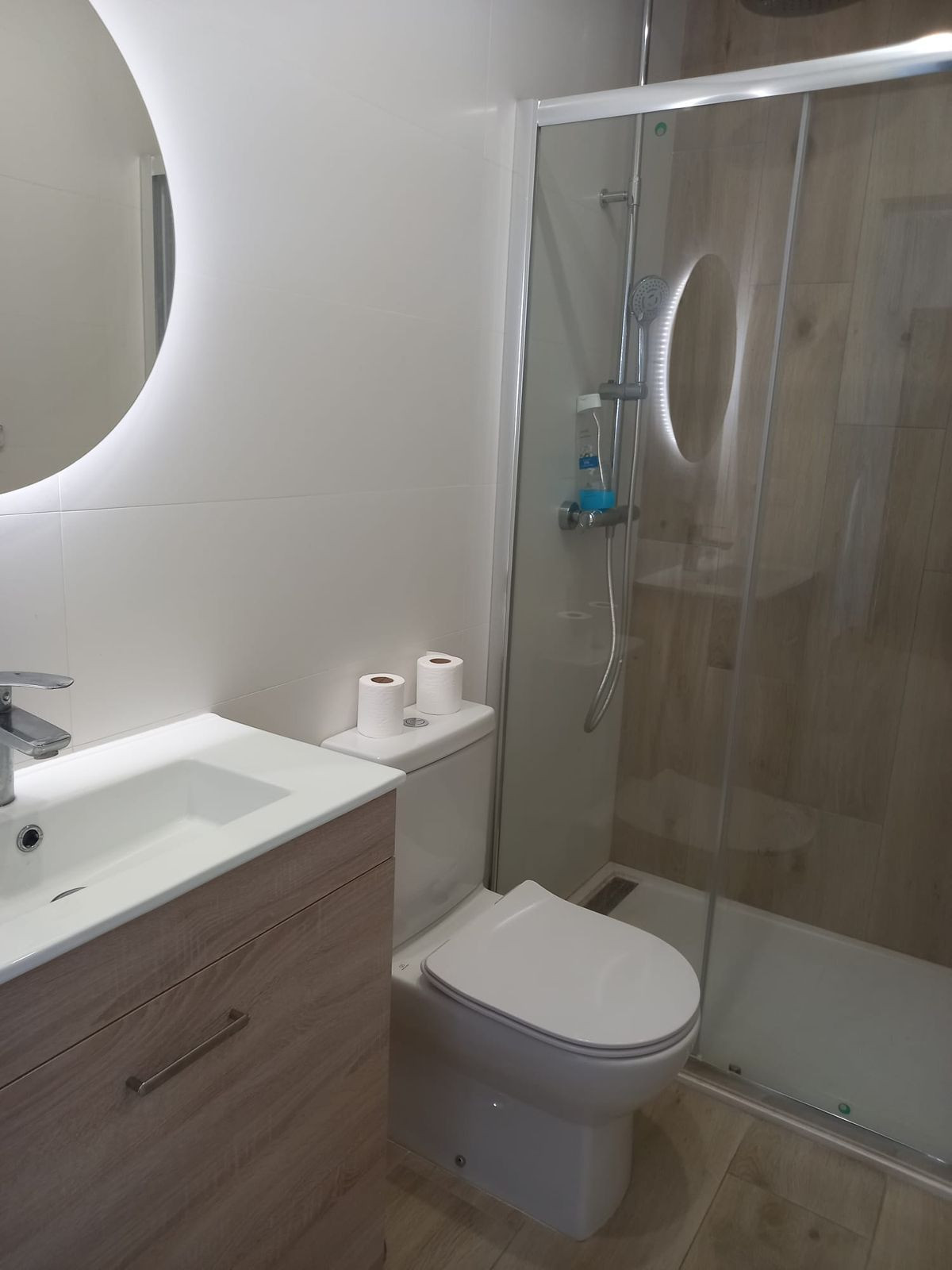 4 Bedroom Apartment in Estepona - Photo 11