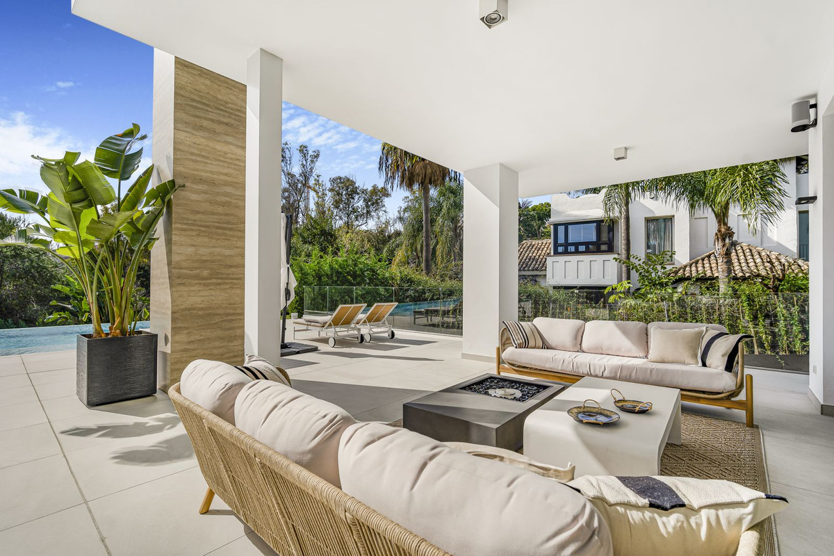 6 Bedroom Villa in Marbella - Photo 17