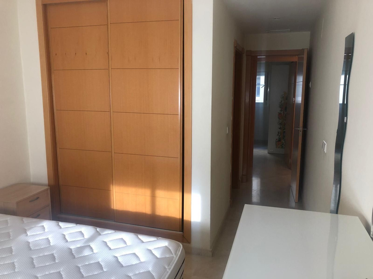 2 Bedroom Apartment in Benalmádena - Photo 12
