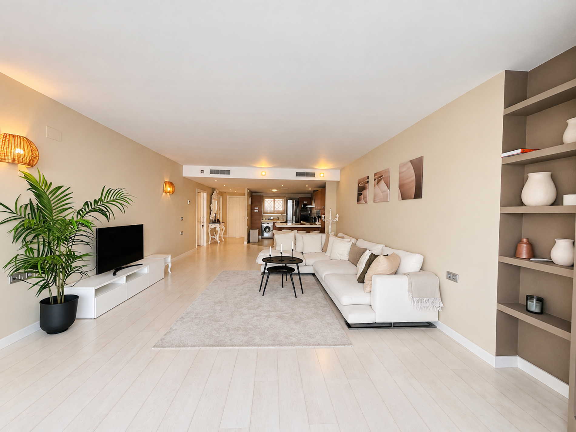 3 Bedroom Apartment in Marbella - Photo 10