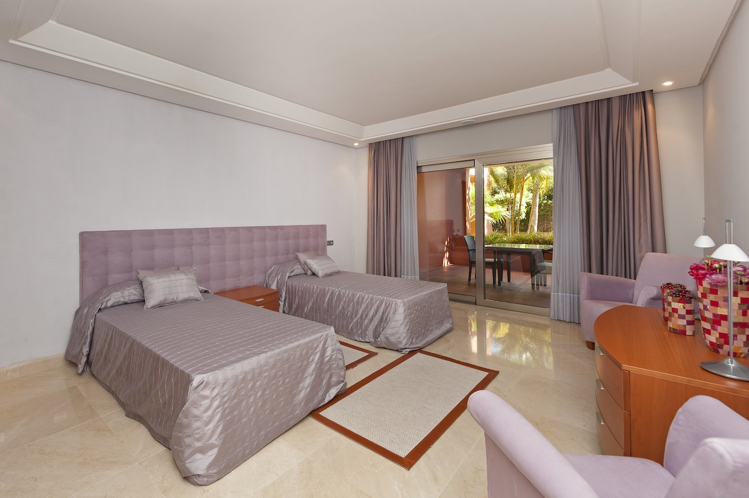 2 Bedroom Apartment in Marbella - Photo 5