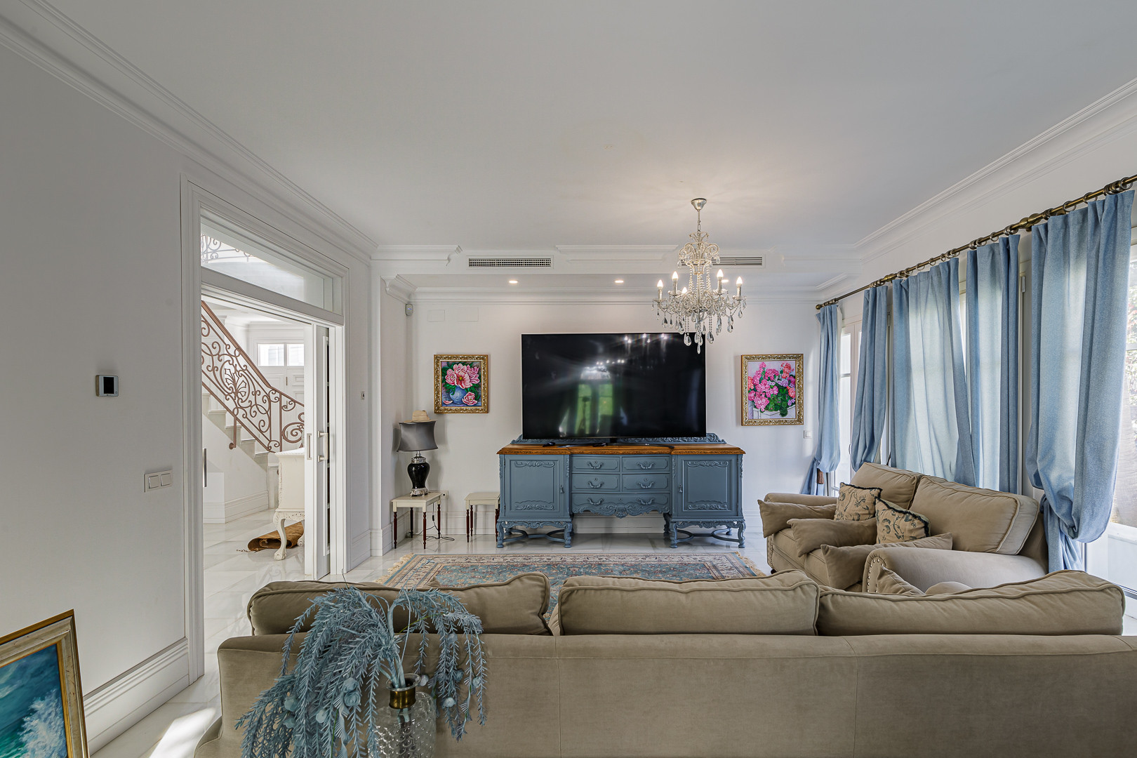 13 Bedroom Villa in Marbella - Photo 3