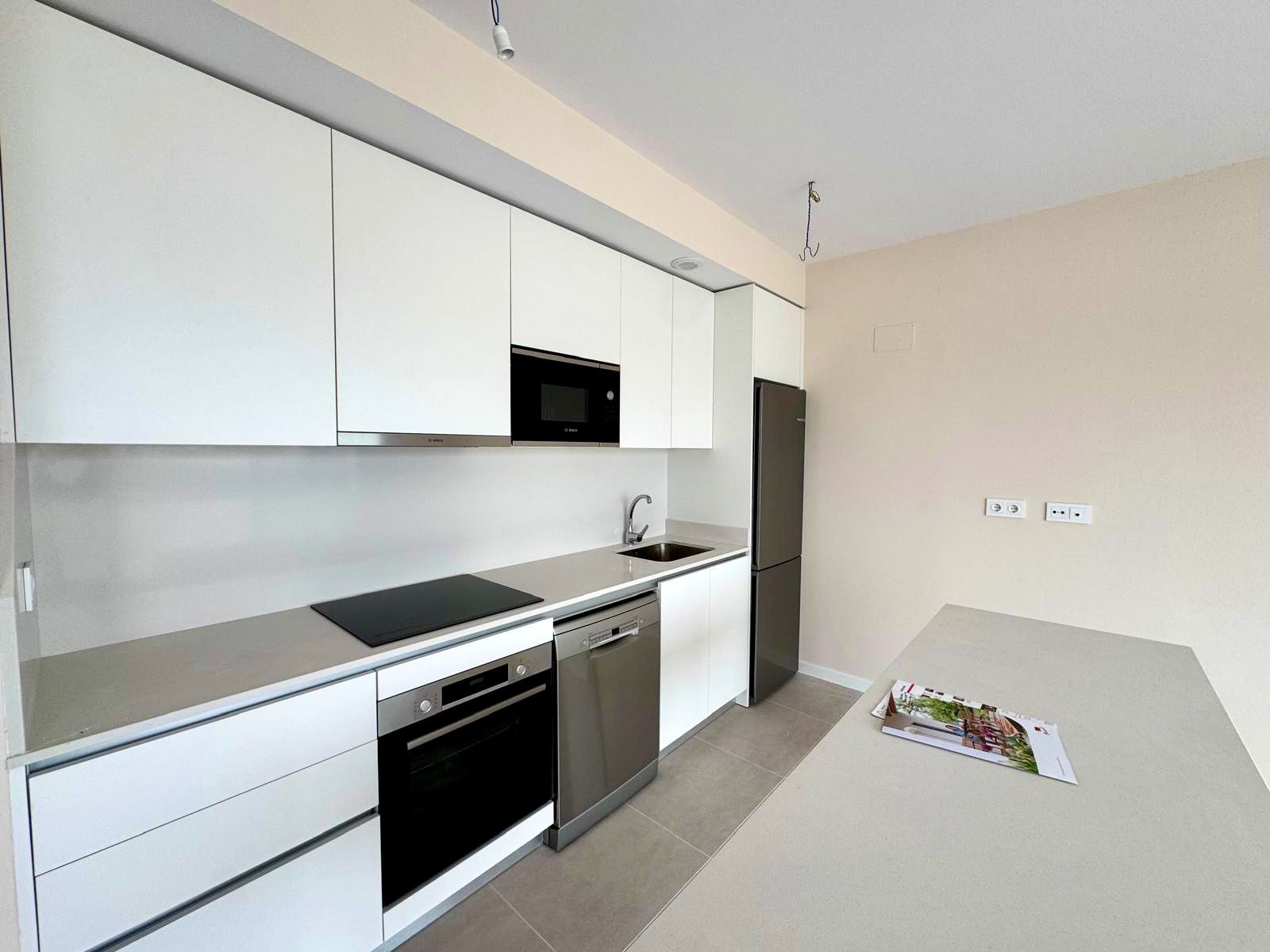 2 Bedroom Apartment in Estepona - Photo 3