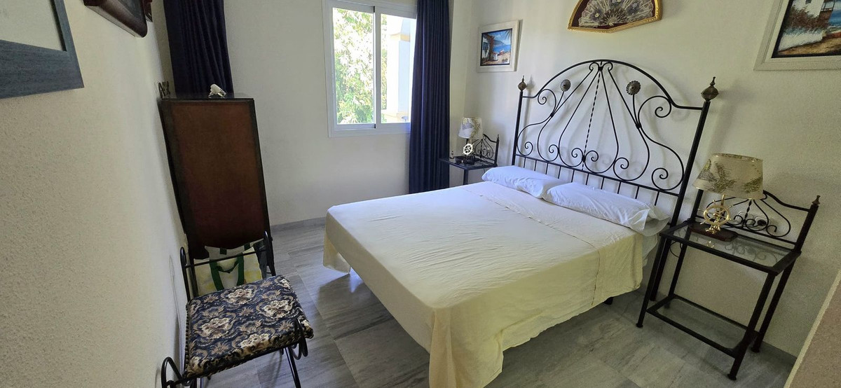 2 Bedroom Apartment in Marbella - Photo 11