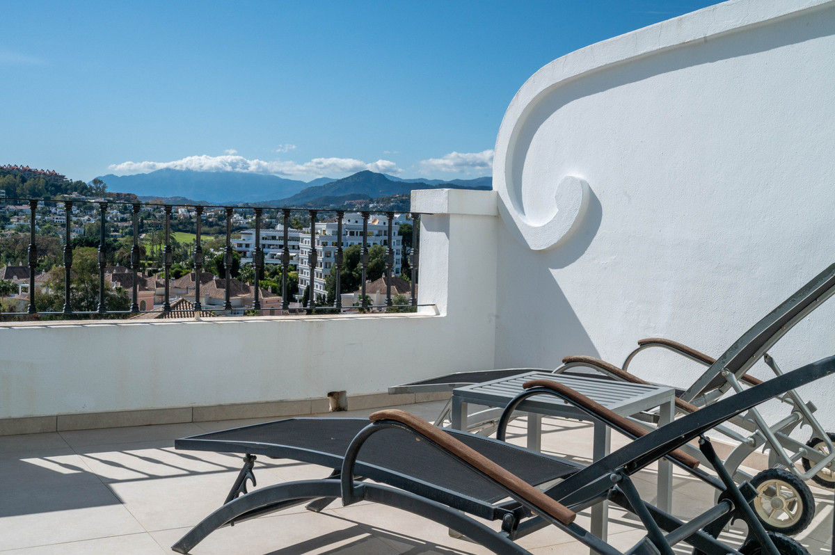 3 Bedroom Townhouse in Marbella - Photo 4