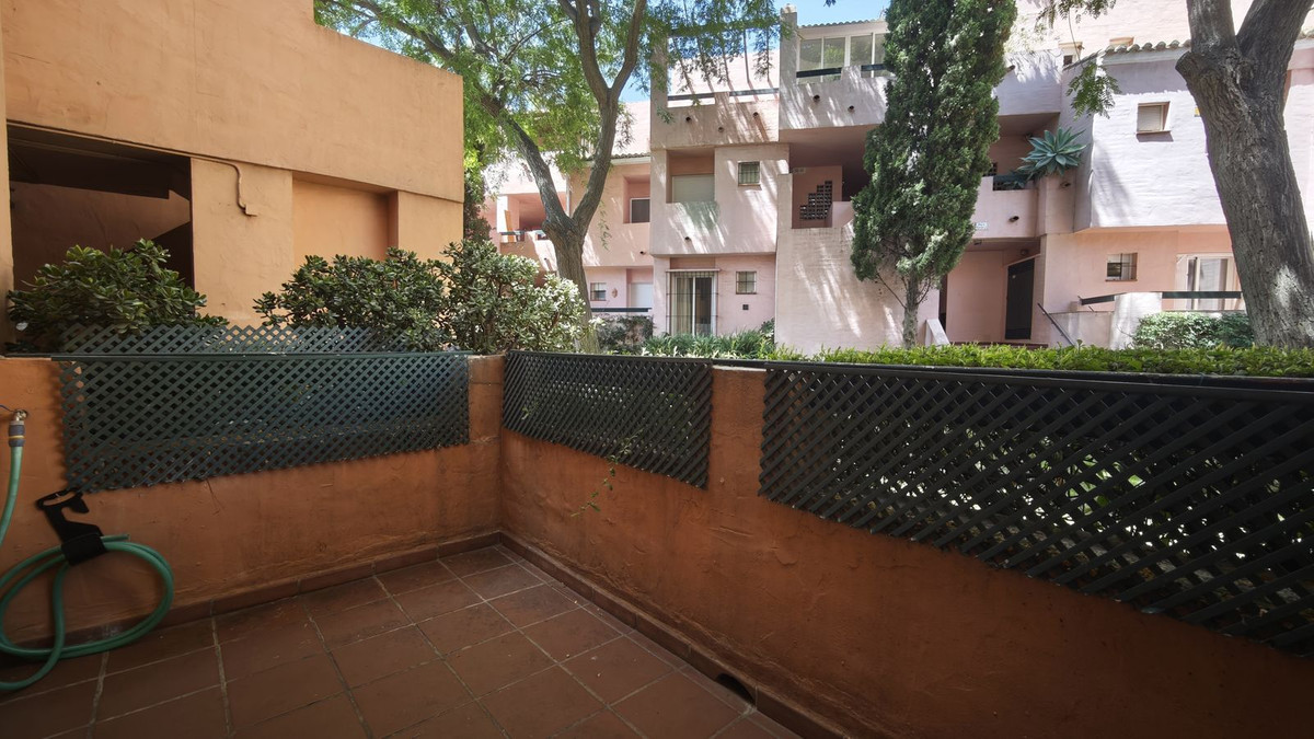 2 Bedroom Apartment in San Pedro de Alcántara - Photo 7