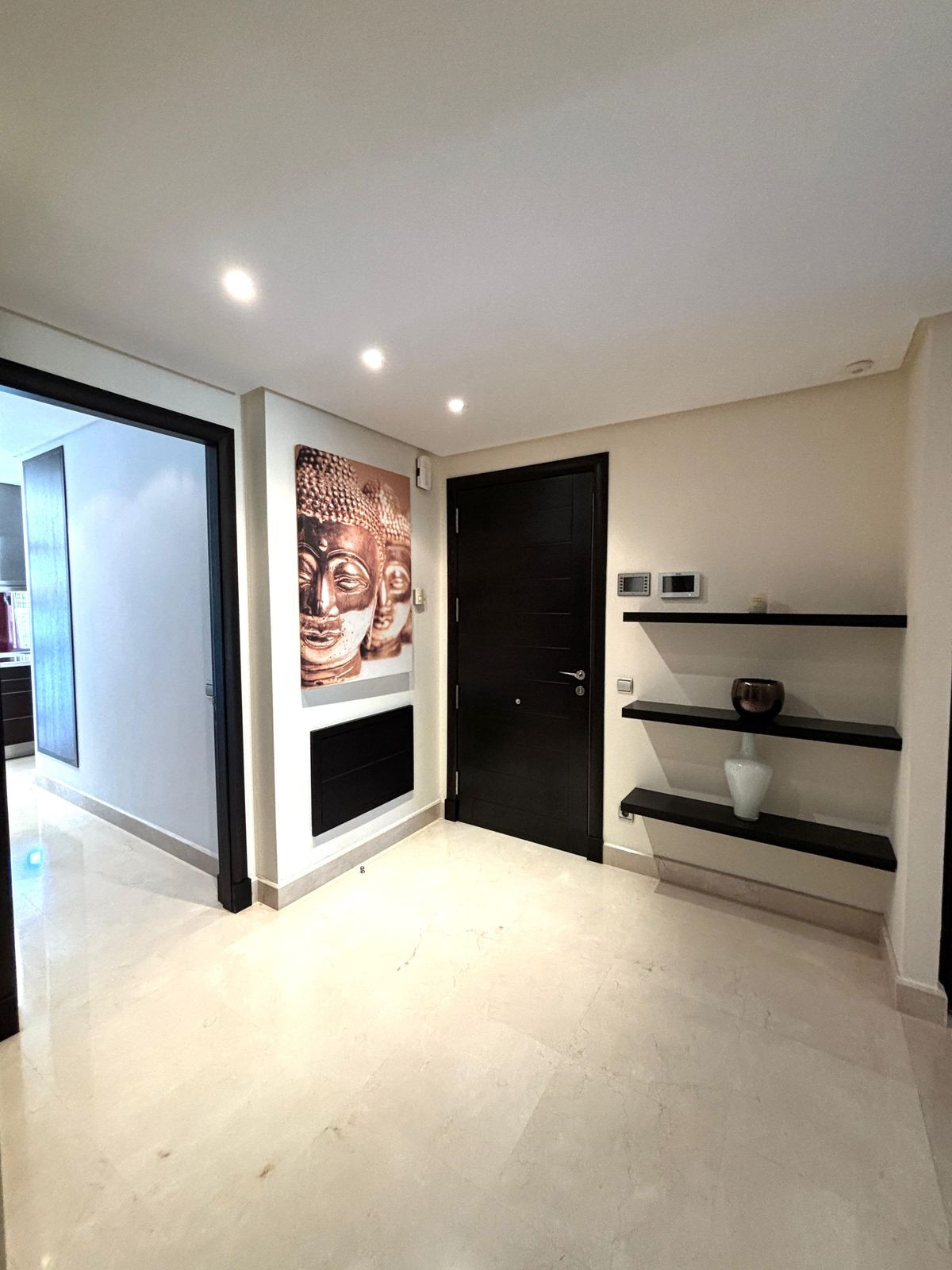 2 Bedroom Apartment in Marbella - Photo 6