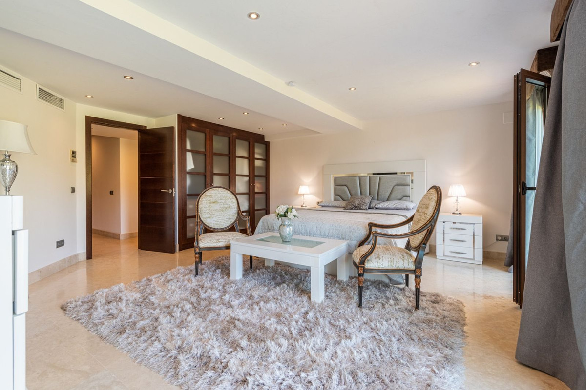 7 Bedroom Villa in Marbella - Photo 19