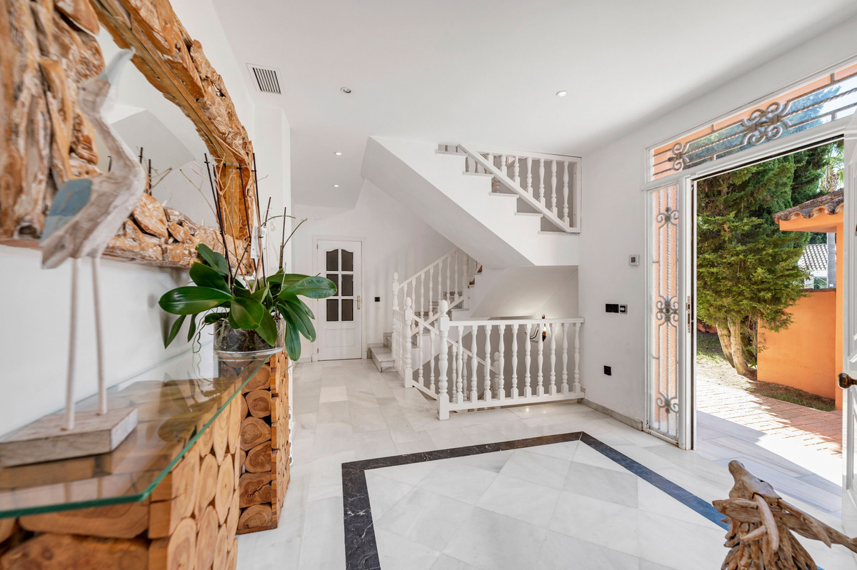 5 Bedroom Villa in Sotogrande - Photo 8