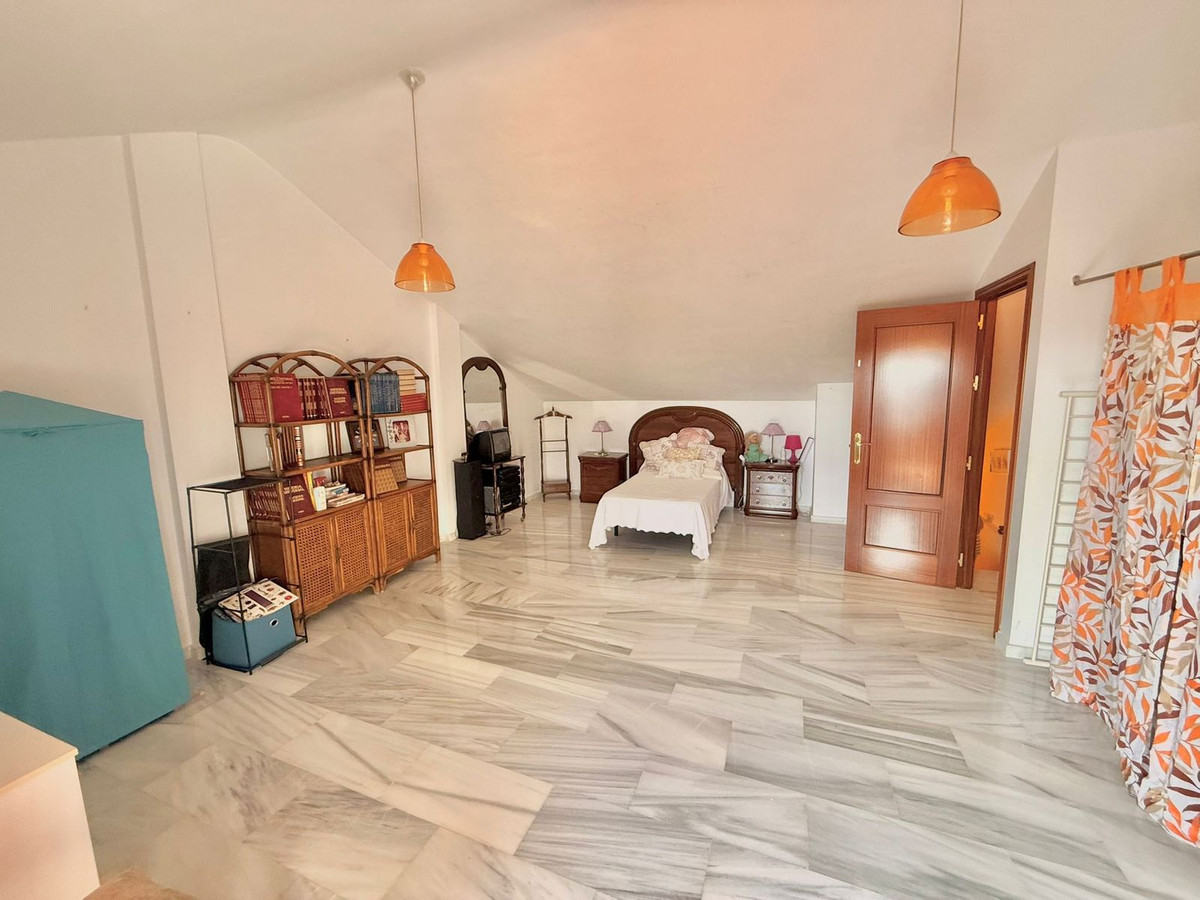 3 Bedroom Villa in Fuengirola - Photo 9