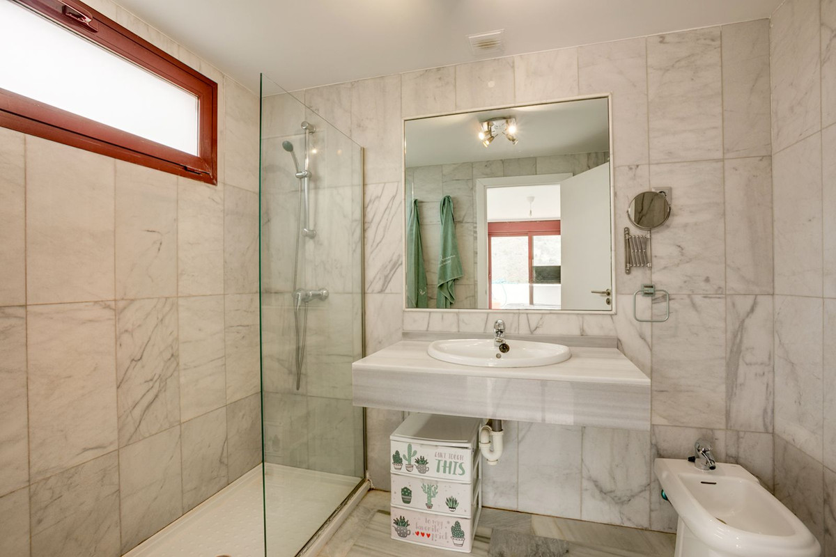 2 Bedroom Apartment in Benahavís - Foto 7