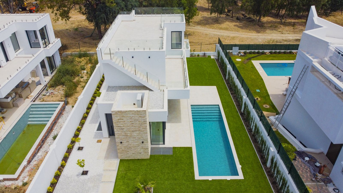 6 Bedroom Villa in Marbella - Photo 26