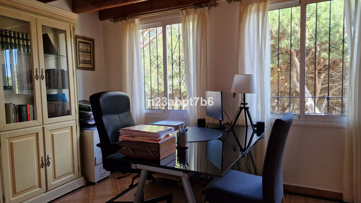 4 Bedroom Villa in Marbella - Foto 5