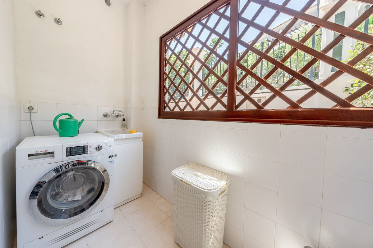 2 Bedroom Apartment in Marbella - Photo 13