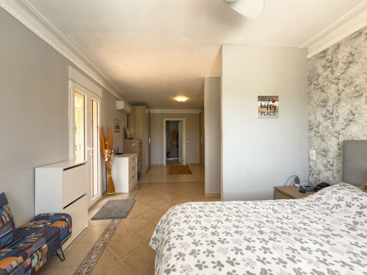 5 Bedroom Villa in Coín - Photo 49