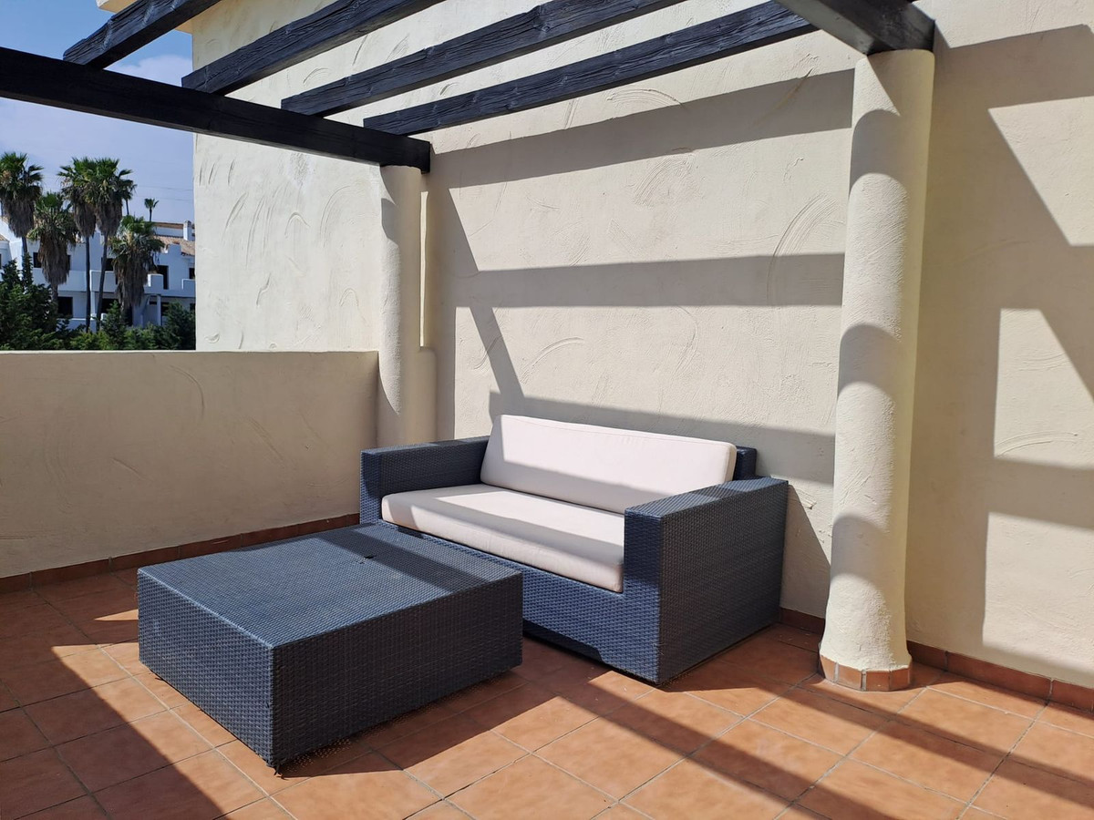 2 Bedroom Apartment in Estepona - Photo 23