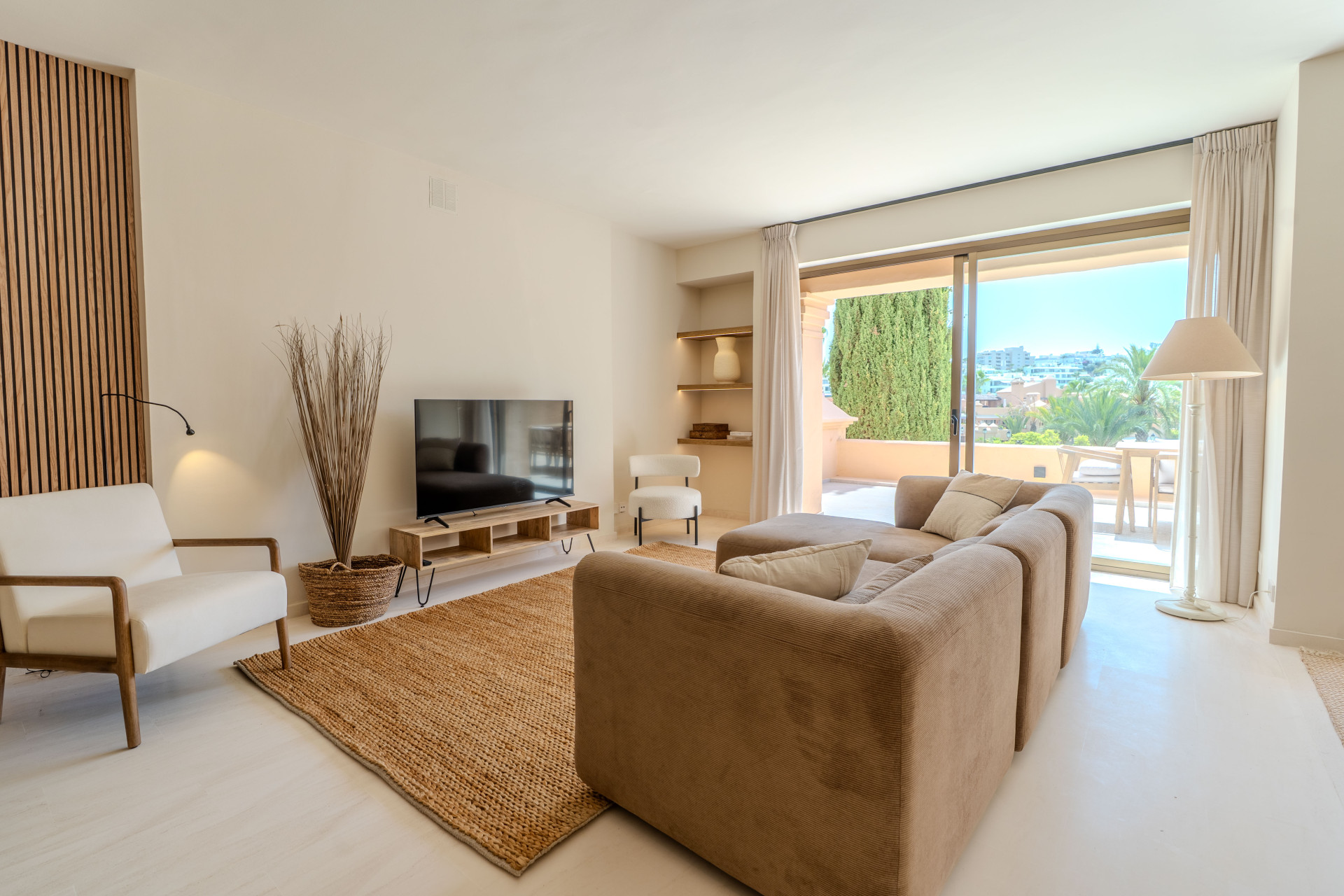 3 Bedroom Apartment in Estepona - Photo 11