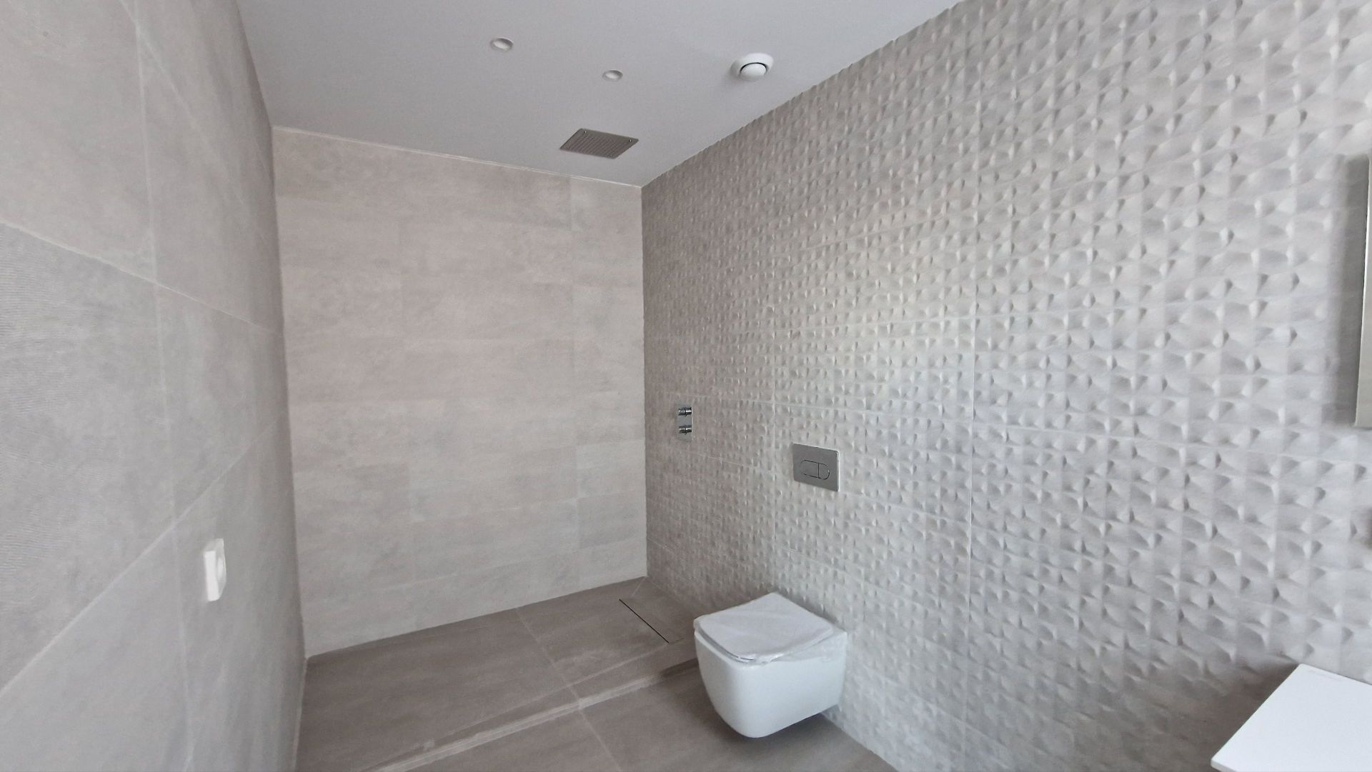 4 Bedroom Villa in Marbella - Photo 24