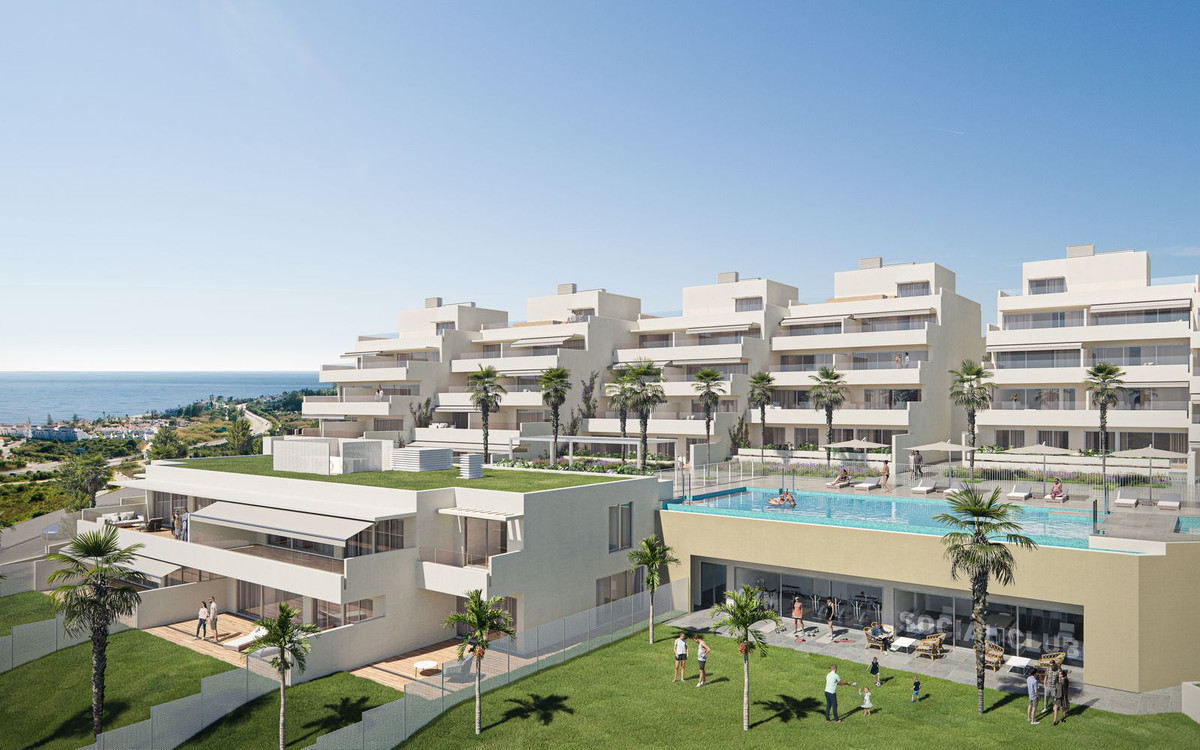 2 Bedroom Apartment in Estepona - Photo 7