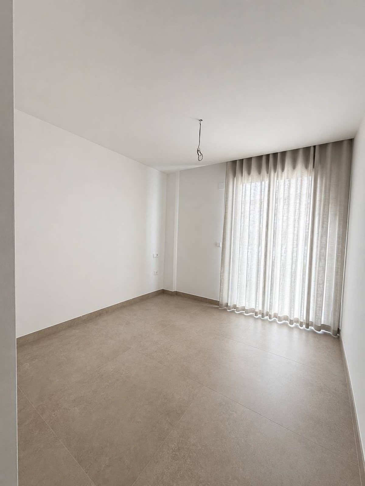 4 Bedroom Apartment in Estepona - Photo 19