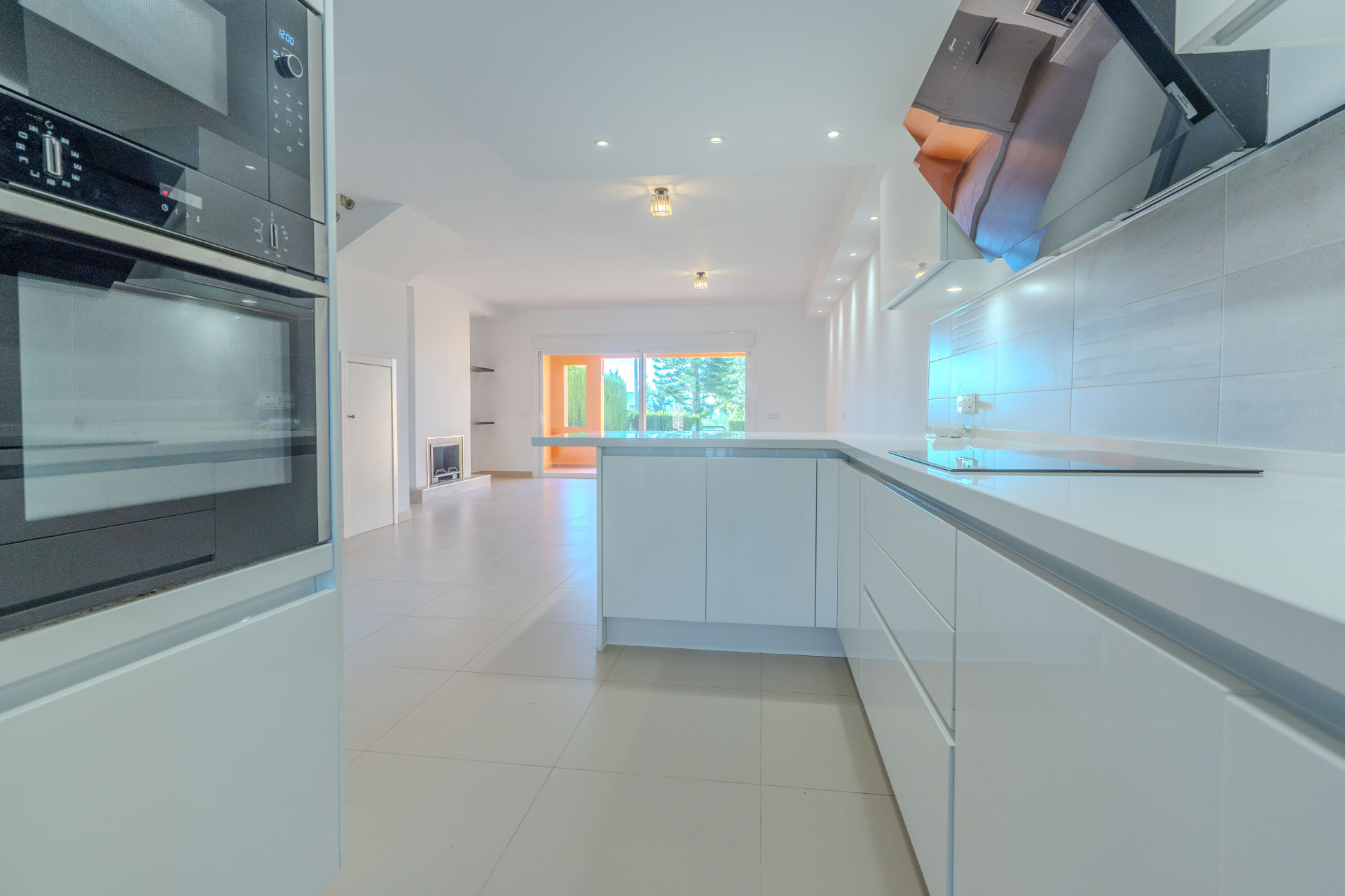 3 Bedroom Townhouse in Estepona - Photo 16