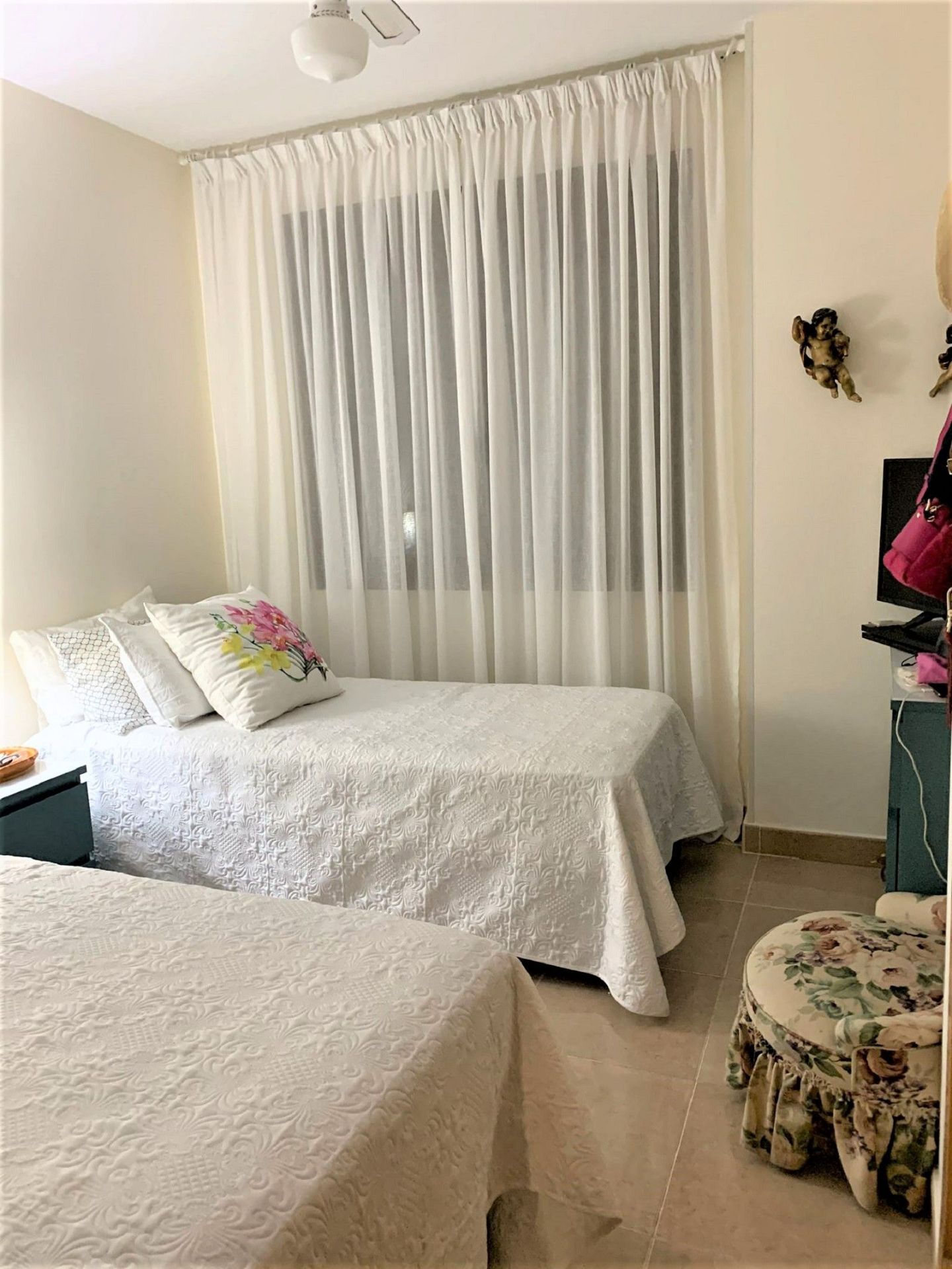 2 Bedroom Apartment in Estepona - Photo 11