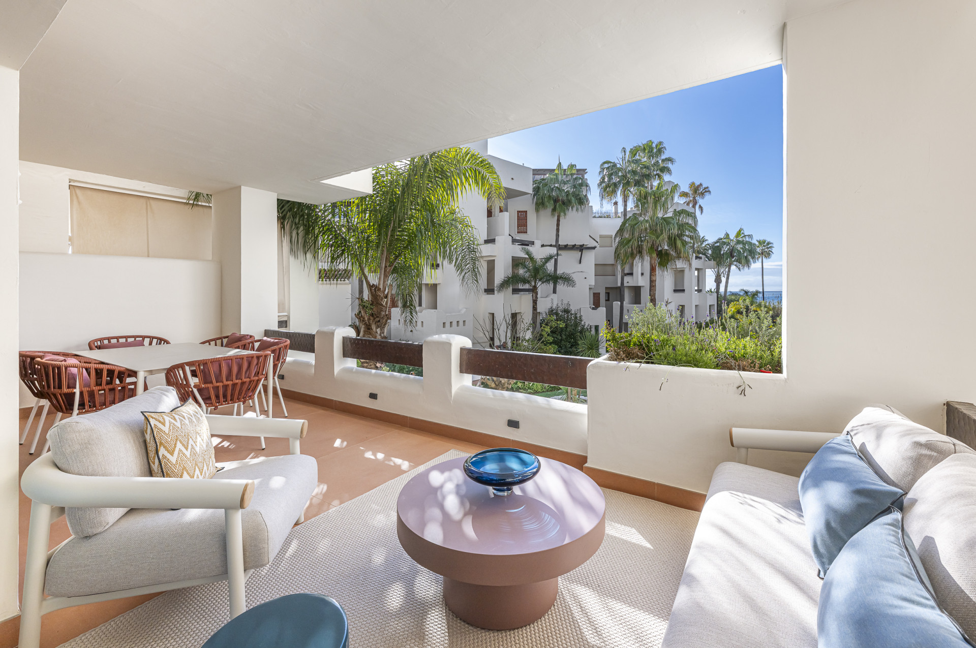 3 Bedroom Apartment in Estepona - Photo 5