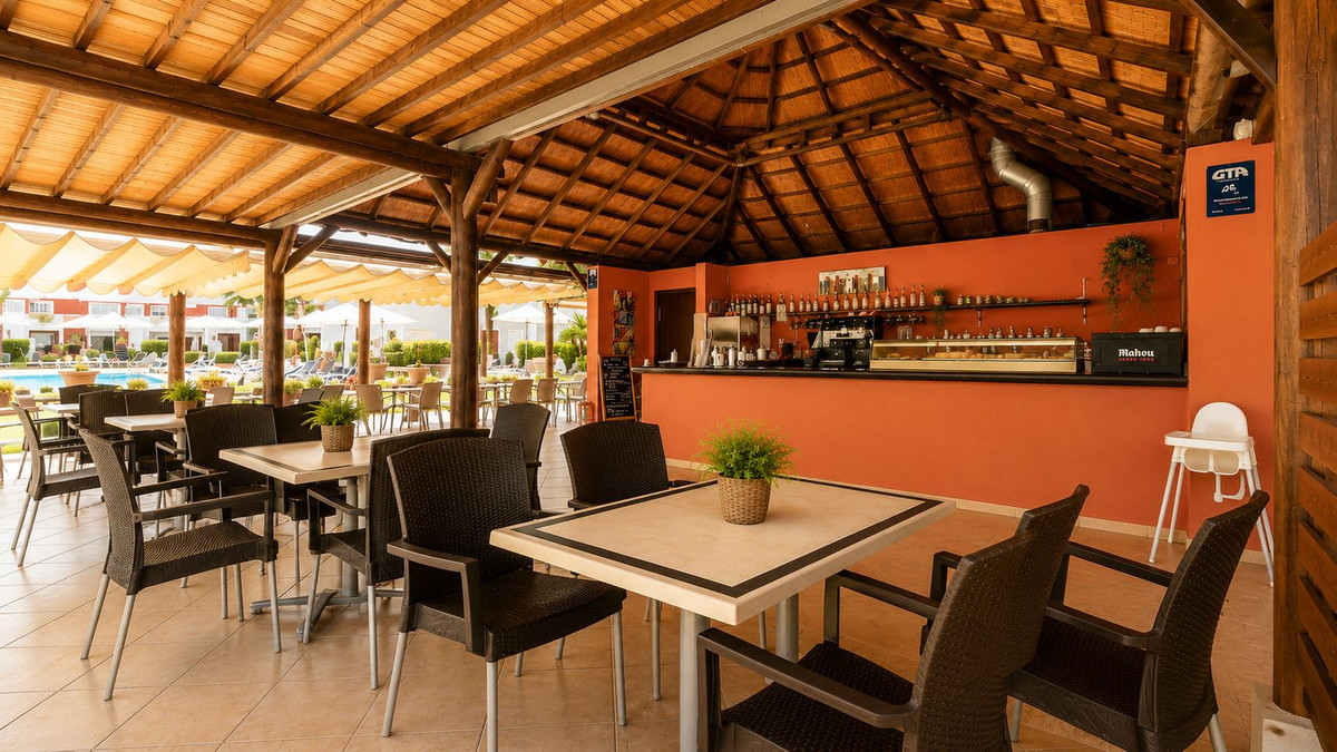 2 Bedroom Apartment in Estepona - Photo 24