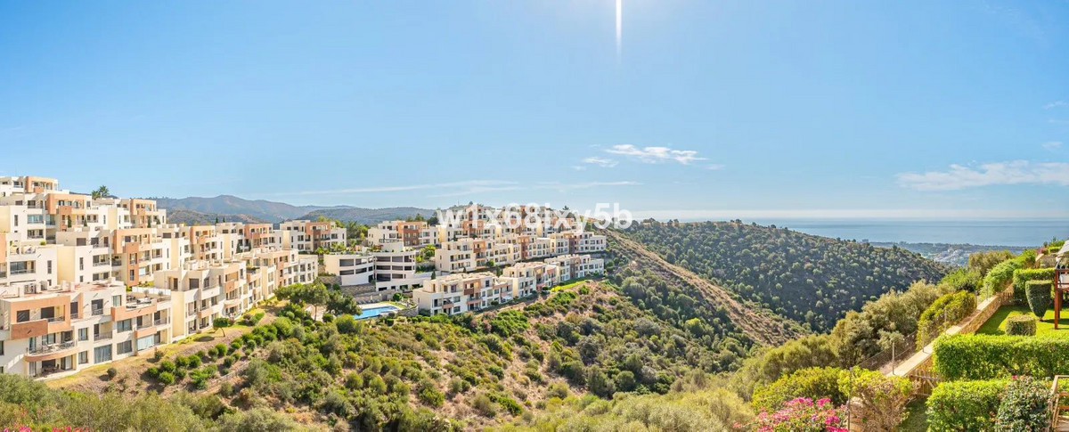 3 Bedroom Apartment in Marbella - Фото 2