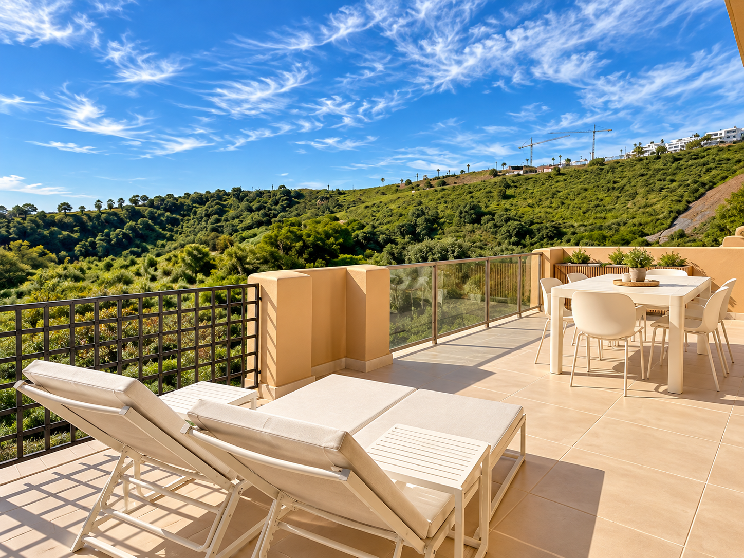 2 Bedroom Apartment in Estepona - Photo 7