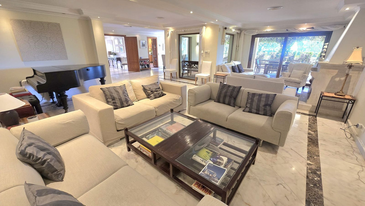 7 Bedroom Villa in Marbella - Photo 30