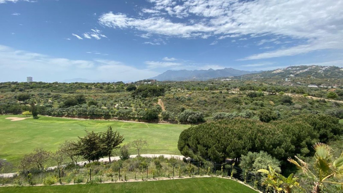 4 Bedroom Villa in Marbella - Photo 8