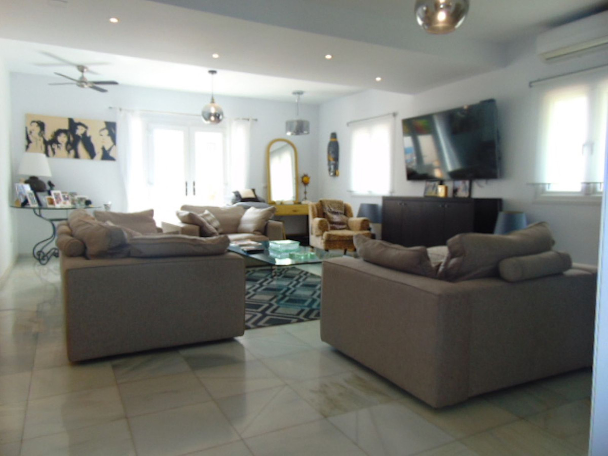 4 Bedroom Villa in San Pedro de Alcántara - Foto 3