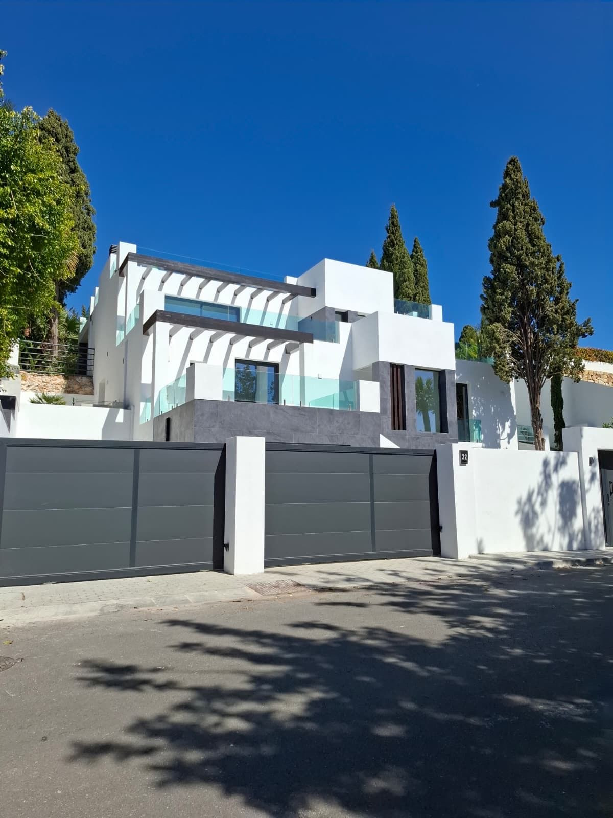 5 Bedroom Villa in Marbella - Photo 4