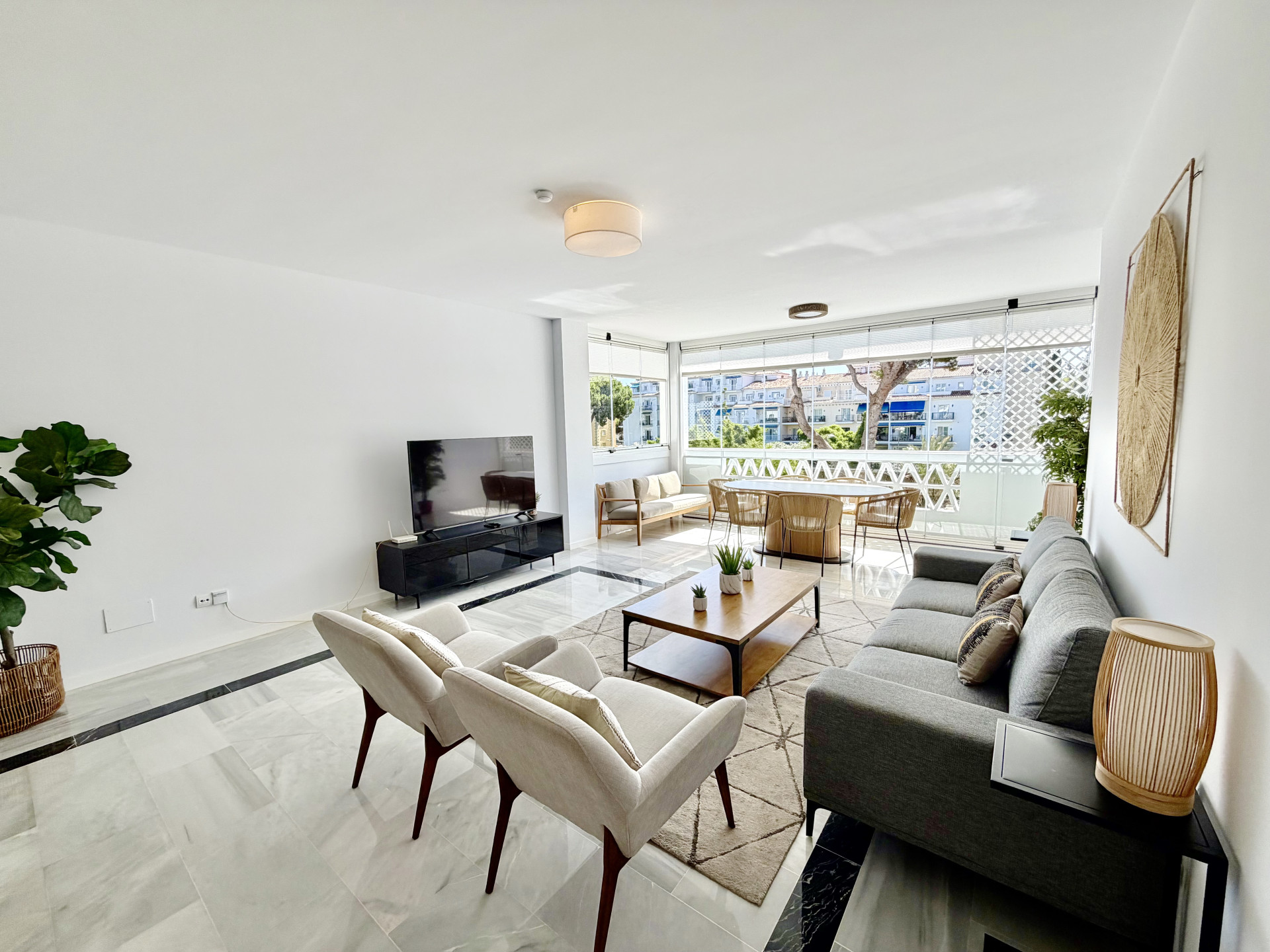 2 Bedroom Apartment in Marbella - Photo 6